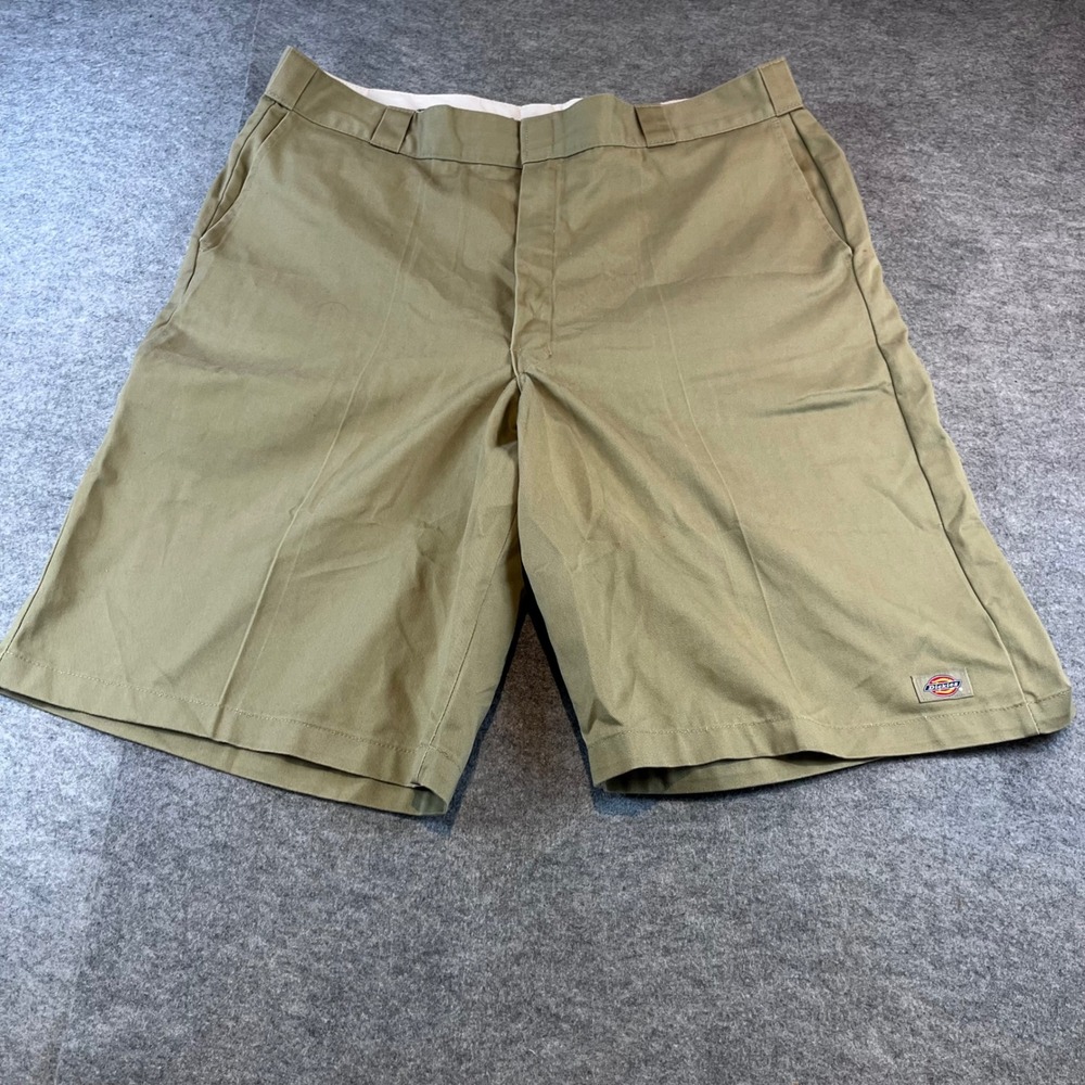 Dickies Mens Loose Fit Multi-Pocket ShortsKhaki Tan Workwear 42 Heavy Duty Twill